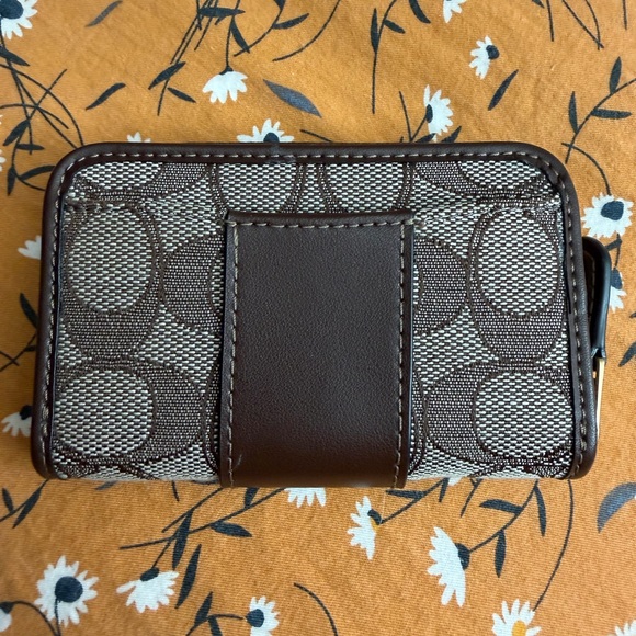 Coach Brown and Cream Card Holder - Picture 10 of 12